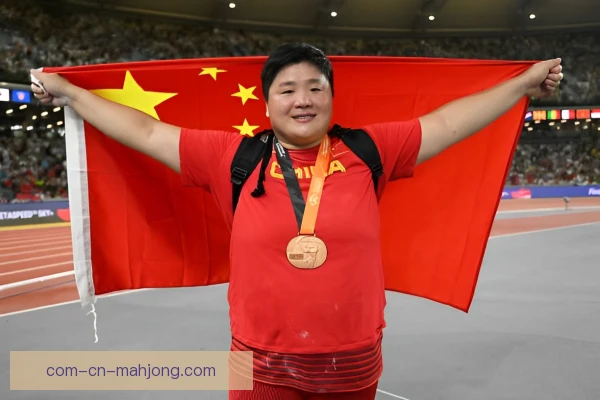 巩立姣空接上篮得手，跨界表现点燃球迷热情